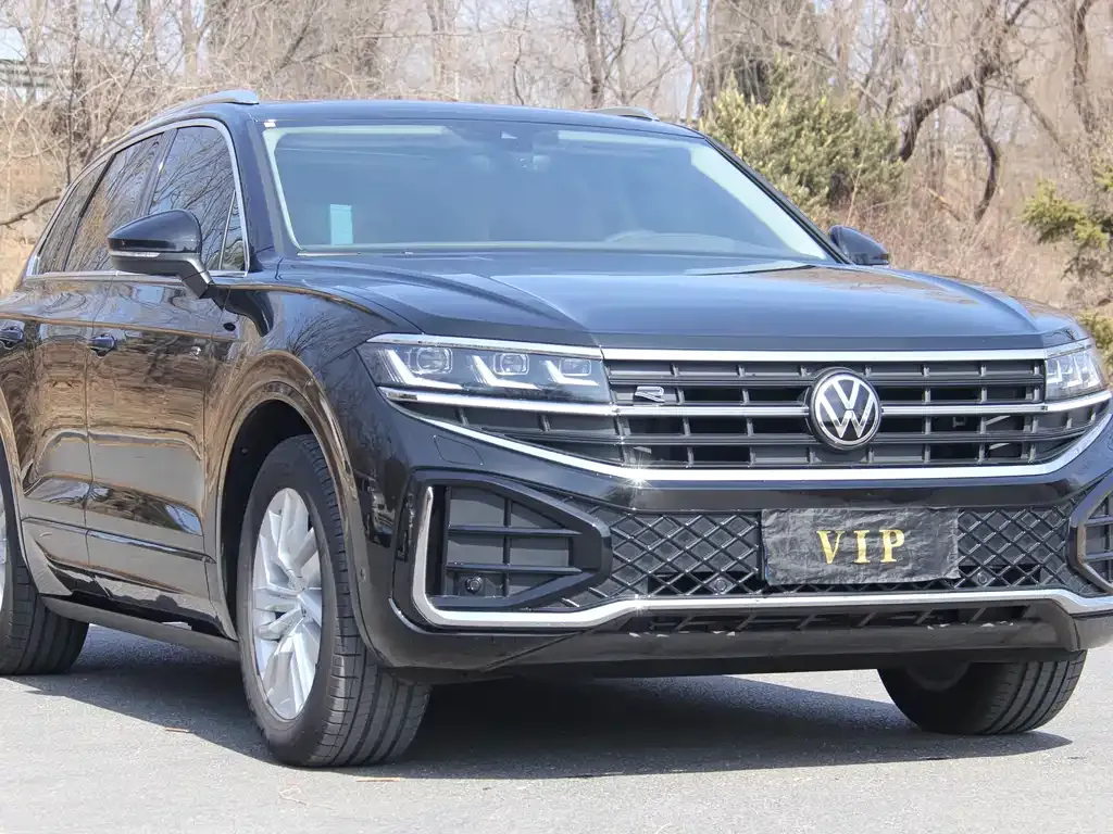 Volkswagen Touareg — фото 9