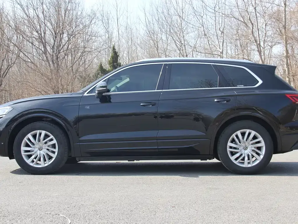 Volkswagen Touareg — фото 10