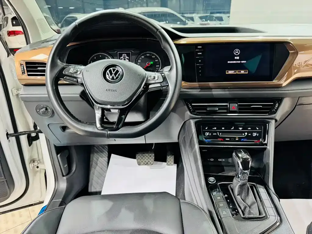 Volkswagen Tharu — фото 5