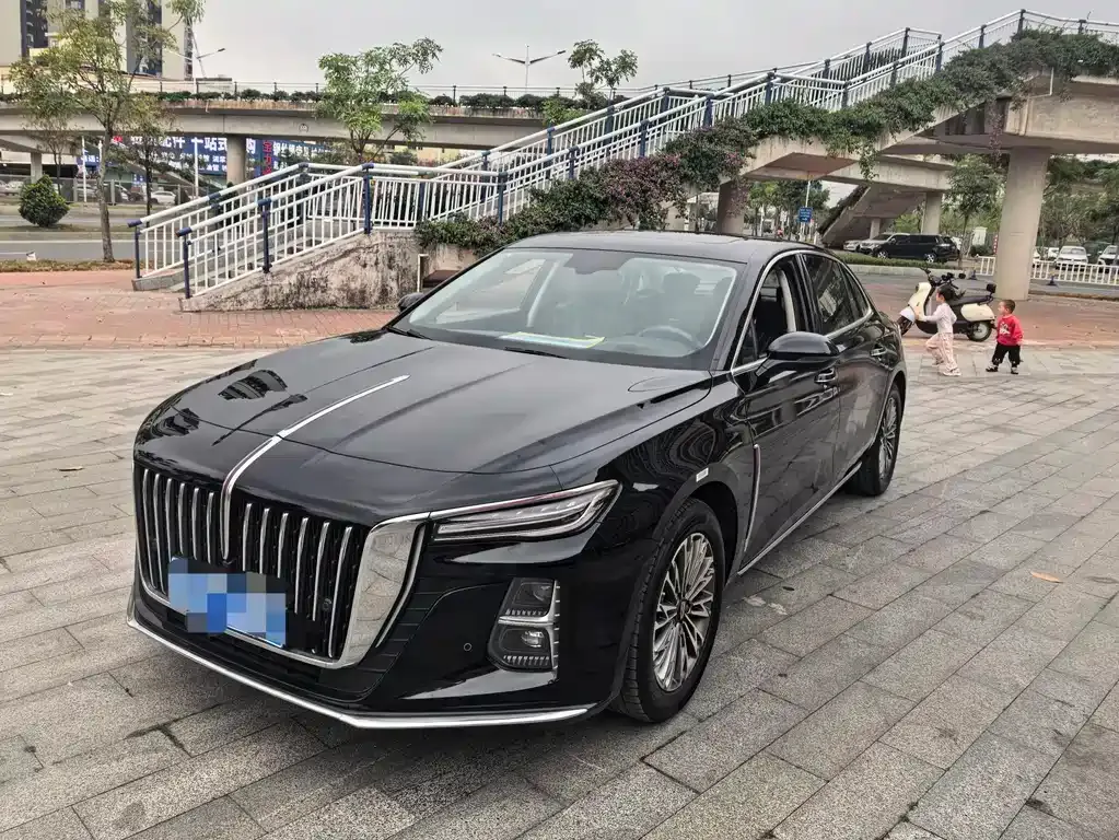 Hongqi H5 — фото 1