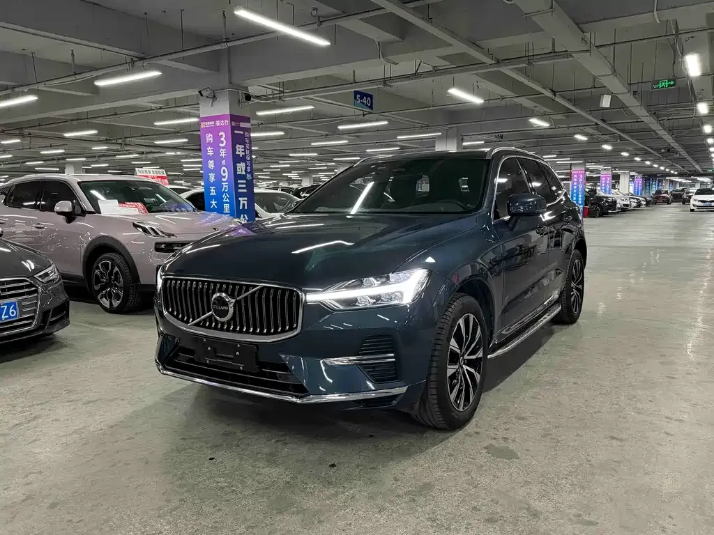 Volvo XC60 — фото 1