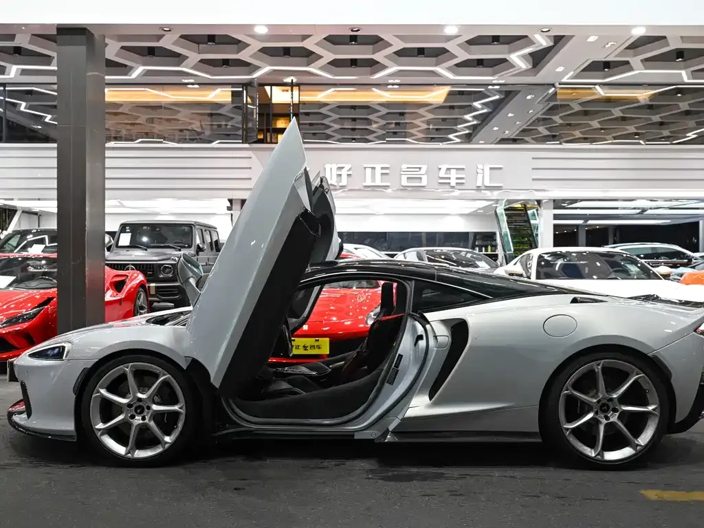 McLaren GT — фото 10