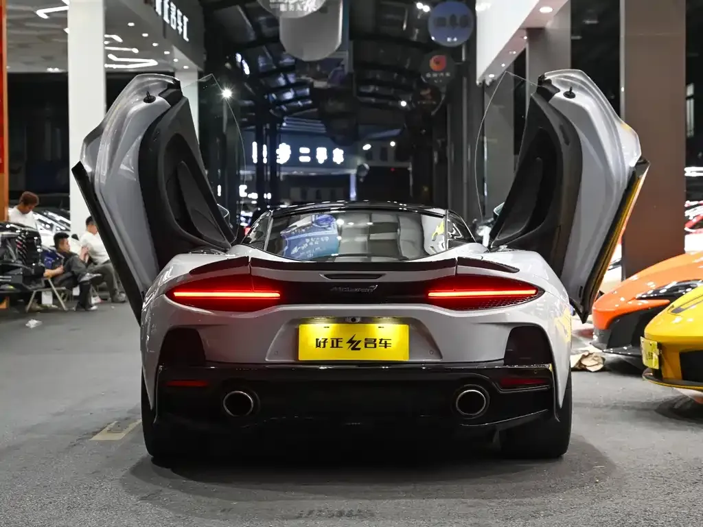 McLaren GT — фото 9