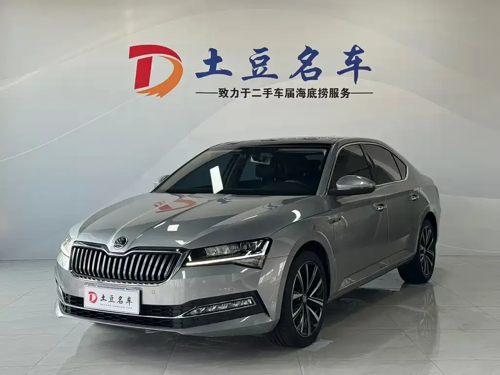 Skoda Superb — фото 1