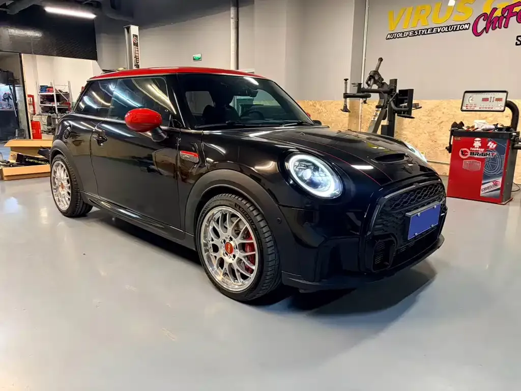 MINI JCW (John Cooper Works) — фото 3
