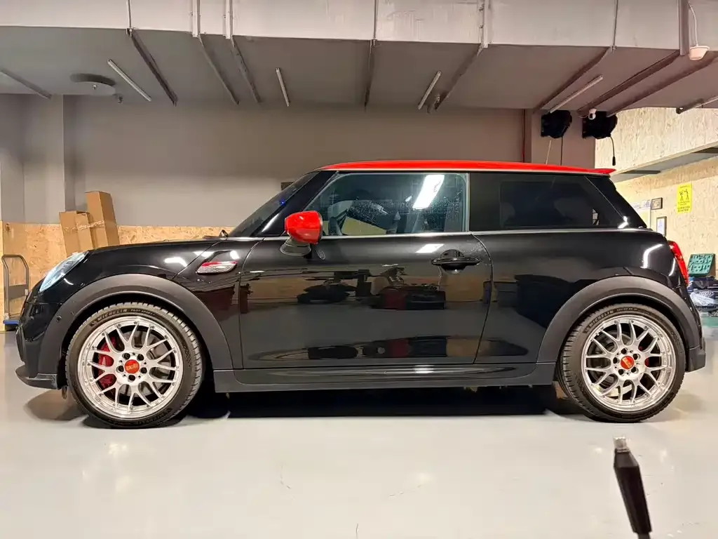MINI JCW (John Cooper Works) — фото 5