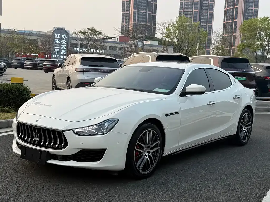Maserati Ghibli — фото 1