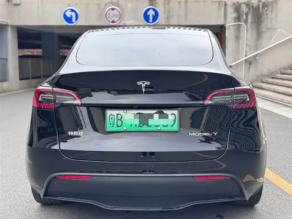 Tesla Model Y — фото 4