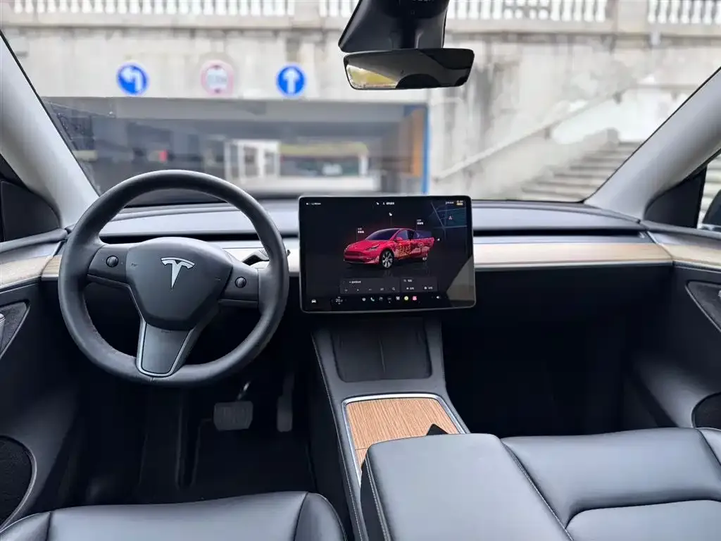 Tesla Model Y — фото 3
