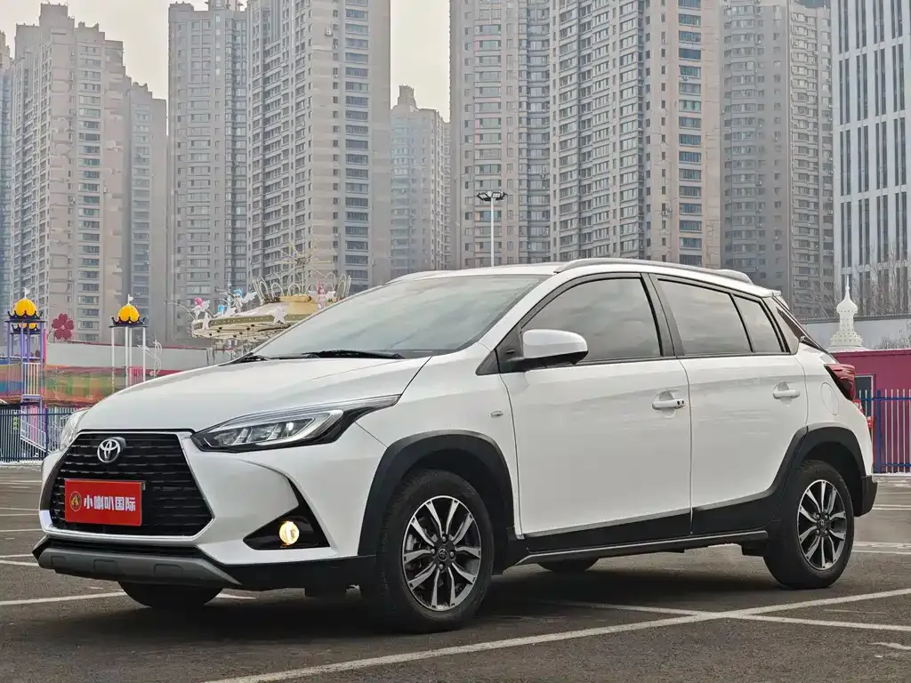 Toyota Yaris L — фото 3