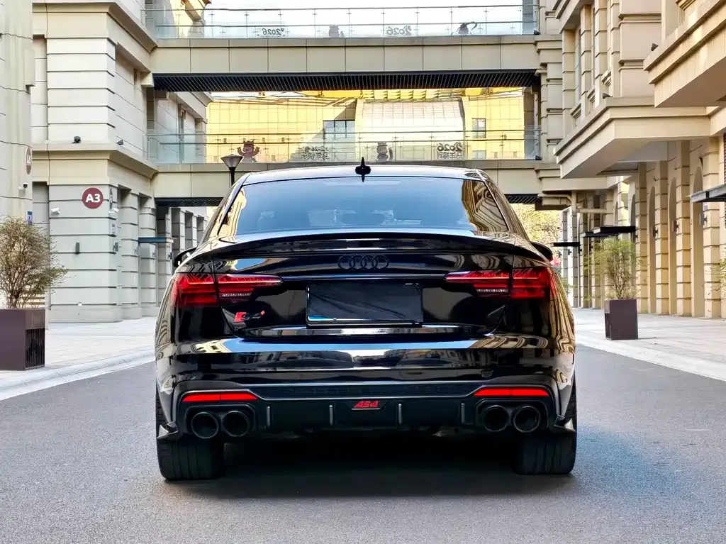 Audi S4 — фото 5