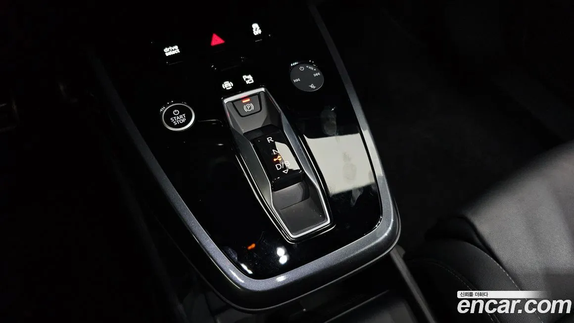 Audi Q4 e-tron — фото 6