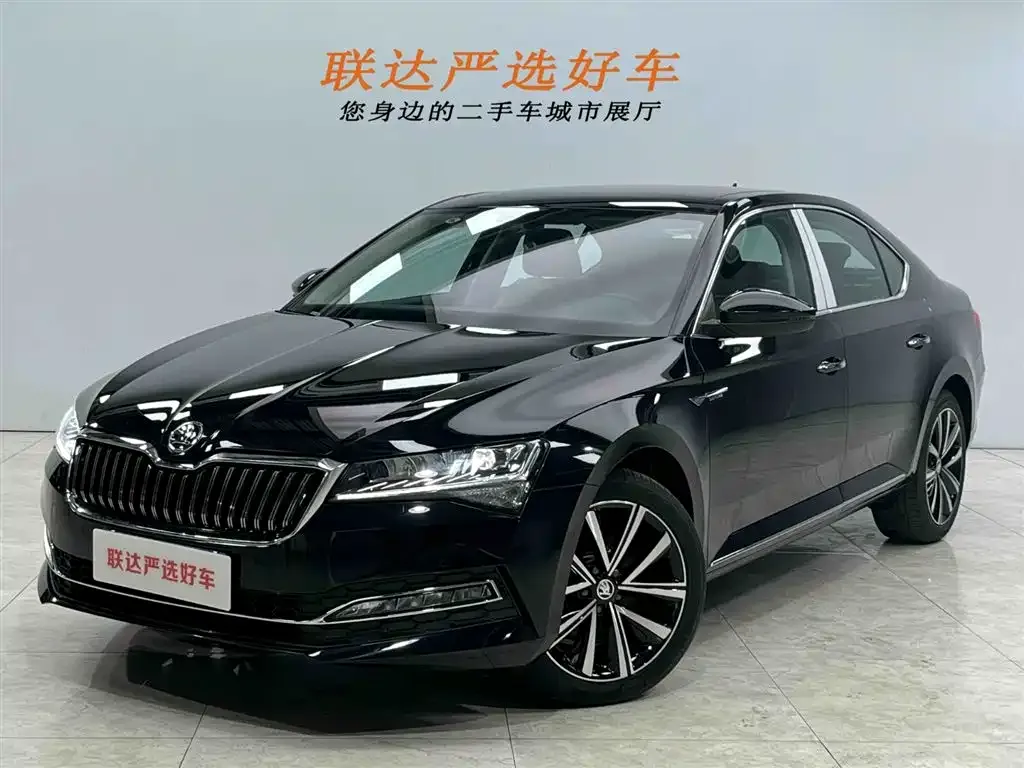 Skoda Superb — фото 1