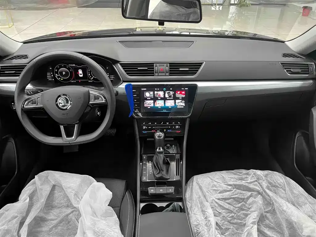 Skoda Superb — фото 8