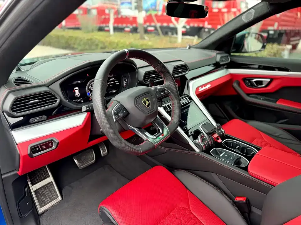 Lamborghini Urus — фото 8