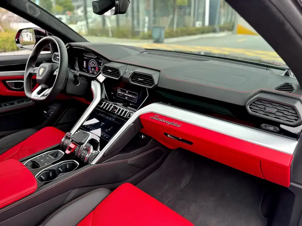 Lamborghini Urus — фото 3