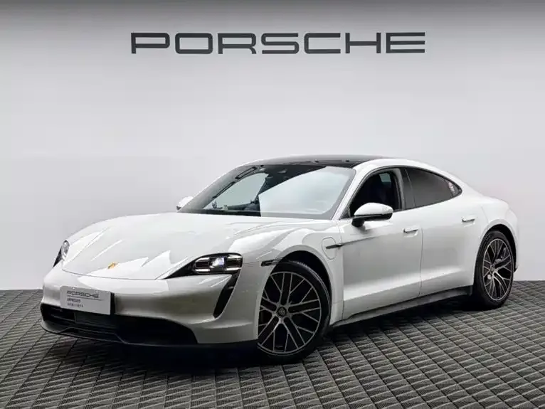 Porsche Taycan — фото 1
