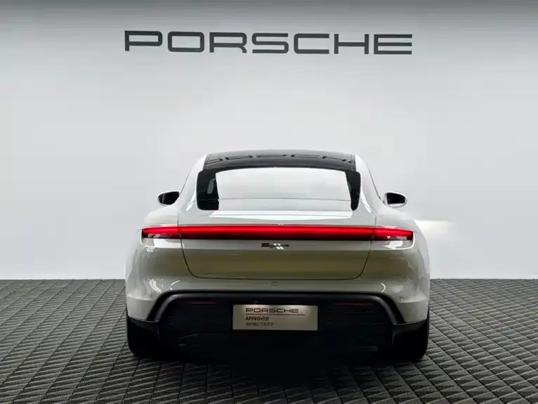 Porsche Taycan — фото 2