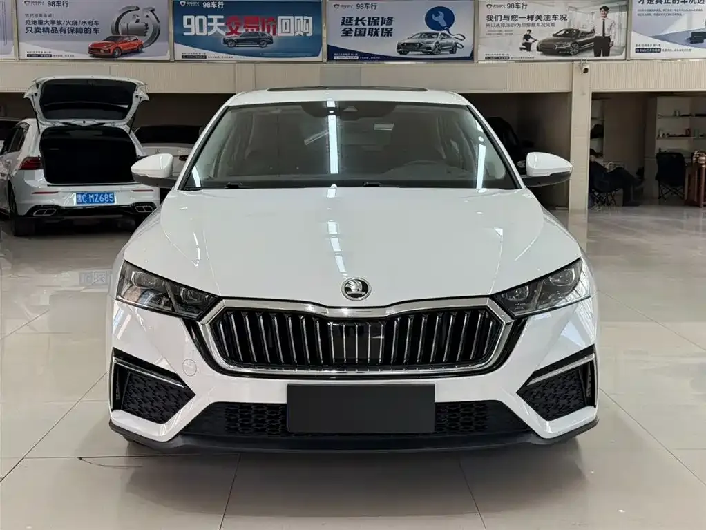 Skoda Octavia — фото 4