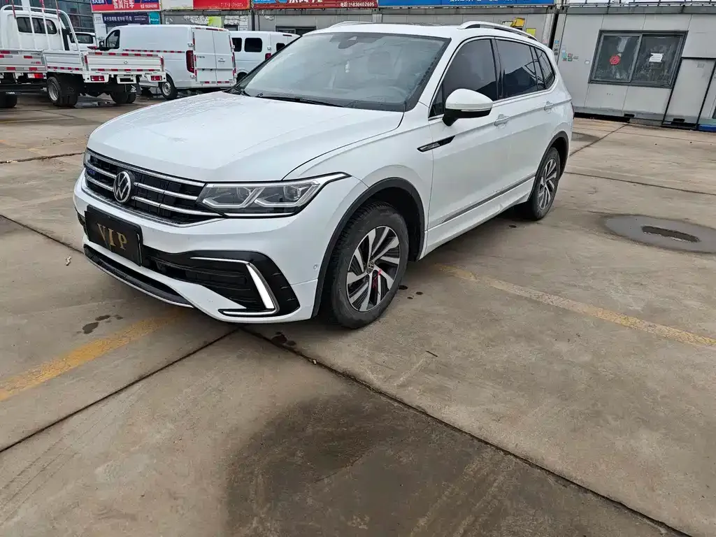 Volkswagen Tiguan L New Energy — фото 1