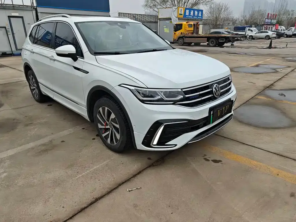 Volkswagen Tiguan L New Energy — фото 4