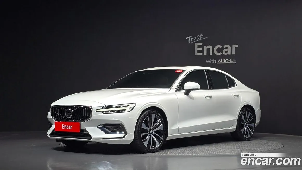 Volvo S60 — фото 1