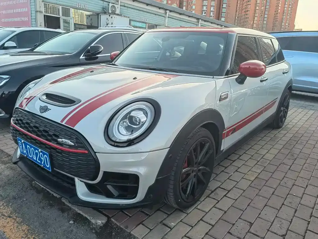MINI Clubman JCW — фото 1