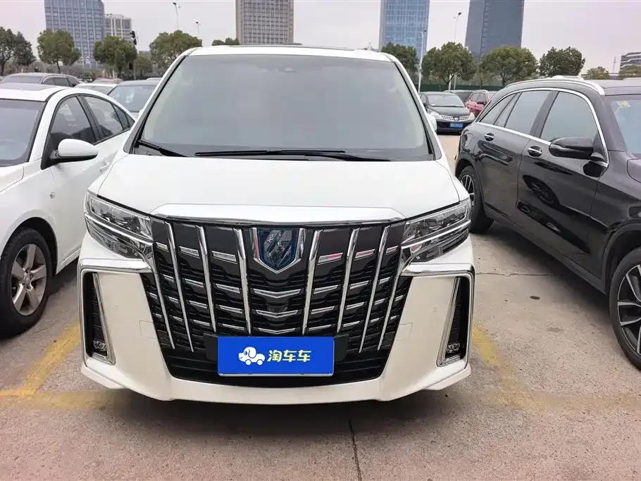 Toyota Alphard — фото 5