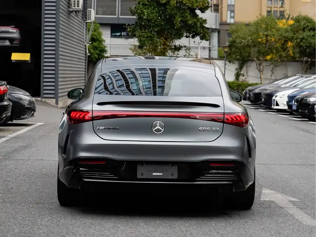 Mercedes-Benz EQS AMG — фото 7