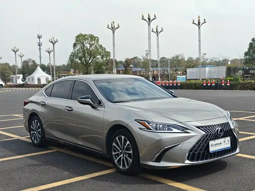 Lexus ES — фото 4