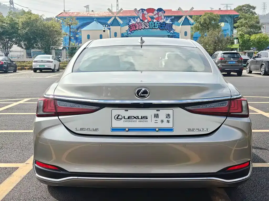 Lexus ES — фото 6