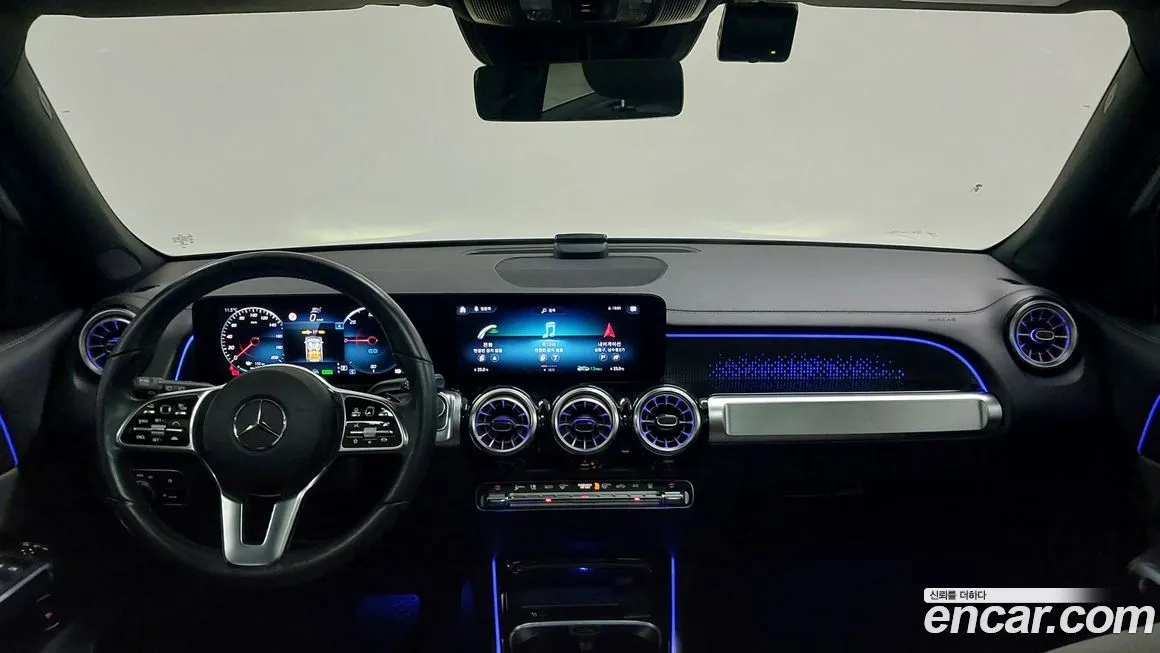 Mercedes-Benz EQB — фото 10