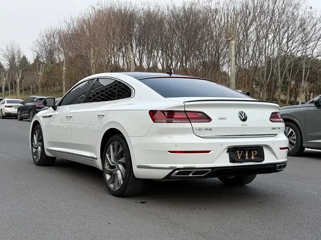 Volkswagen CC — фото 10