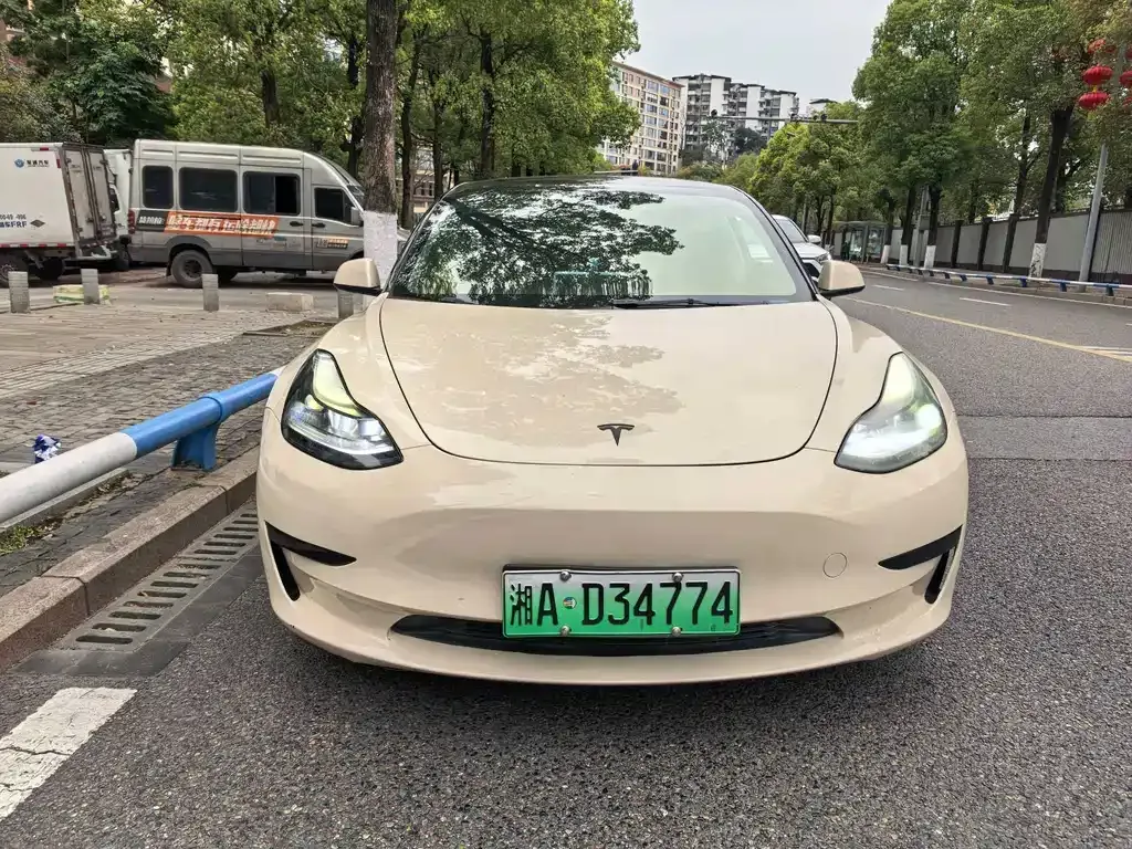 Tesla Model 3 — фото 7