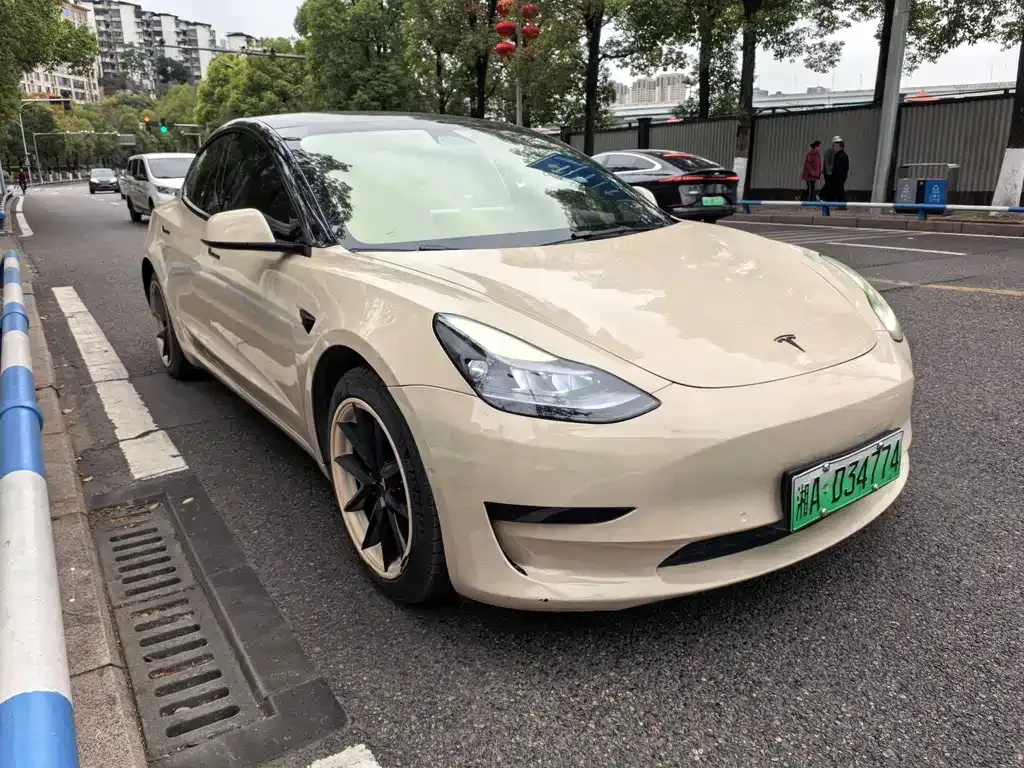 Tesla Model 3 — фото 5