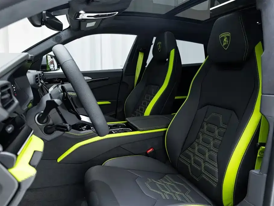 Lamborghini Urus SE — фото 10