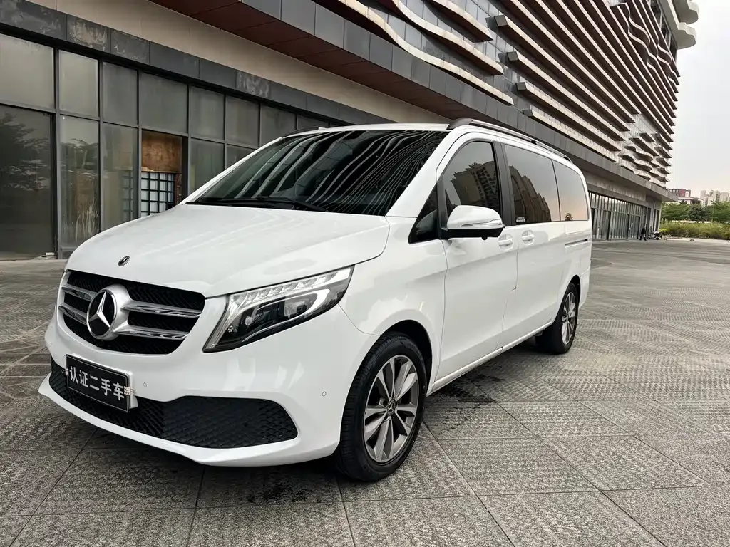 Mercedes-Benz V-Class — фото 1