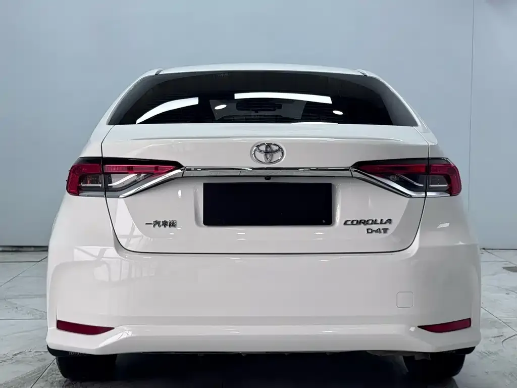 Toyota Corolla — фото 4