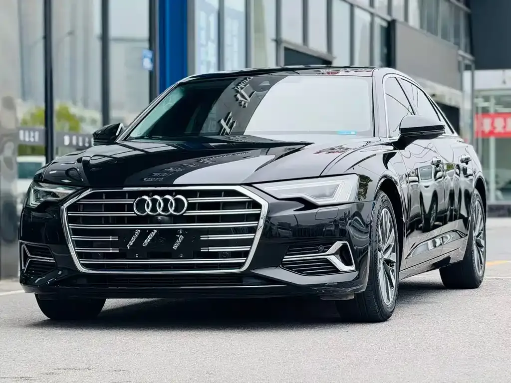Audi A6L — фото 1