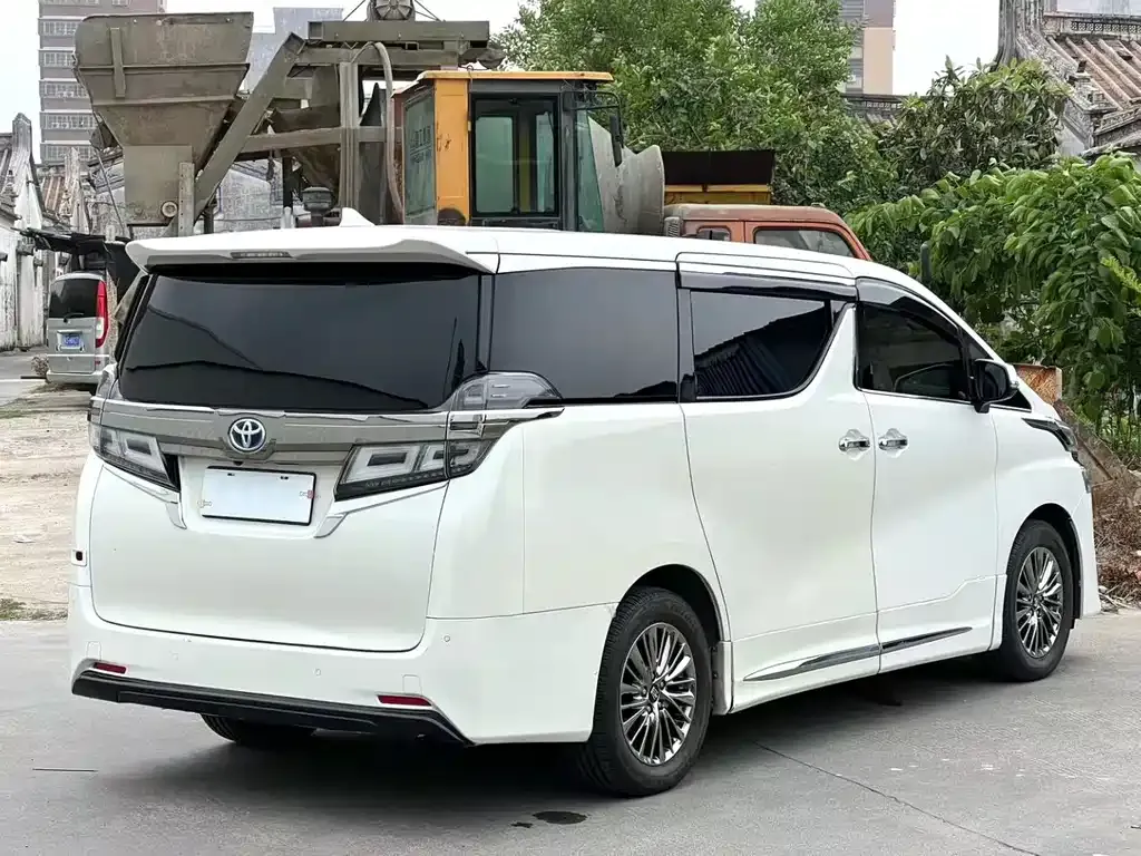 Toyota Vellfire — фото 5