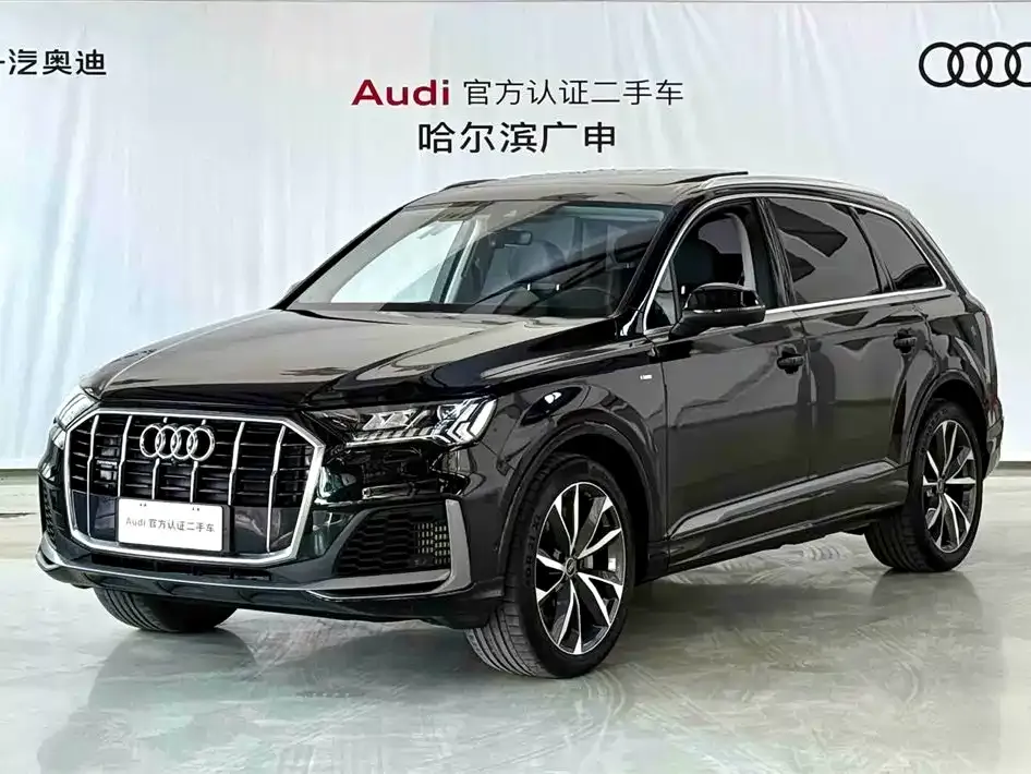 Audi Q7 — фото 1