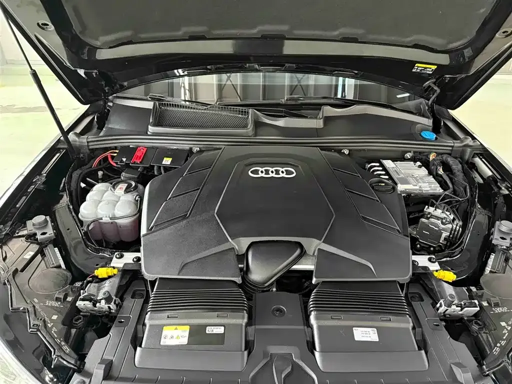 Audi Q7 — фото 9
