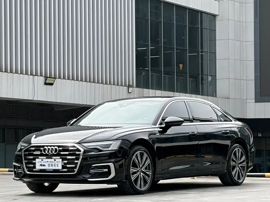 Audi A6L — фото 1