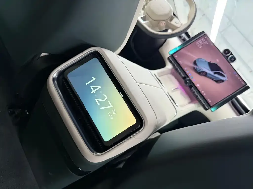 Xiaomi YU7 — фото 10