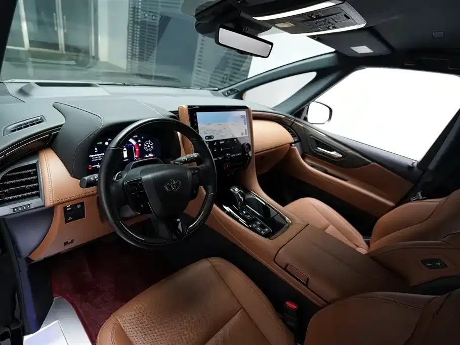 Toyota Alphard — фото 4