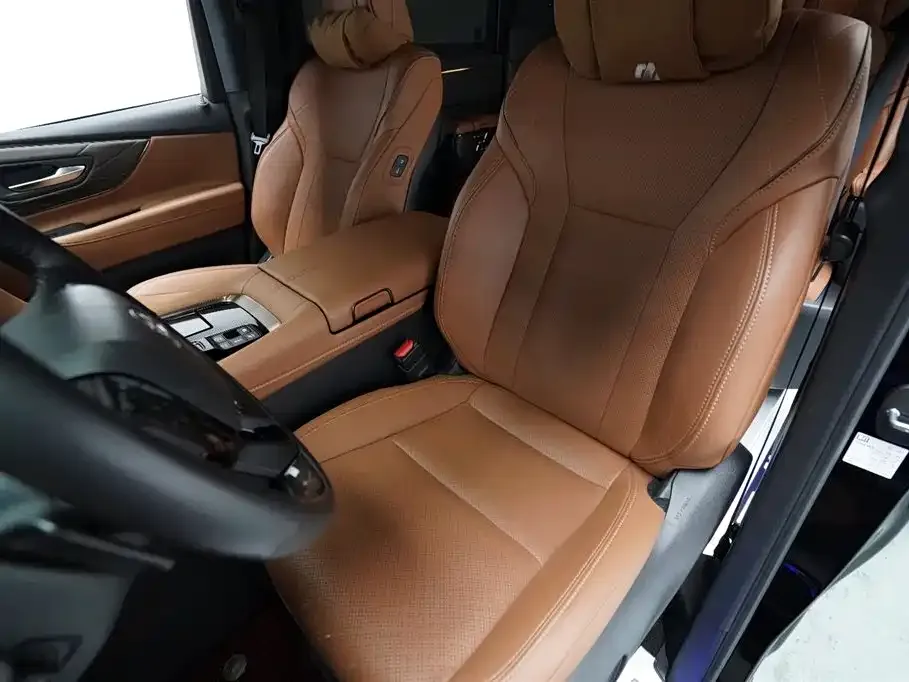 Toyota Alphard — фото 6