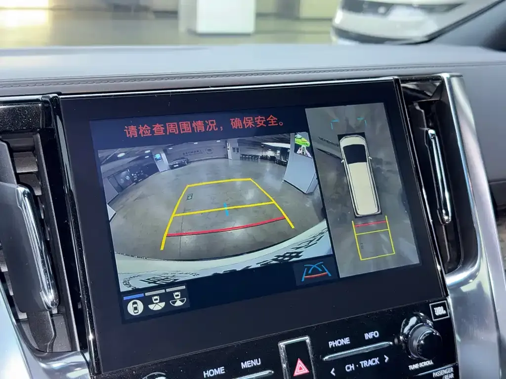 Toyota Alphard — фото 6