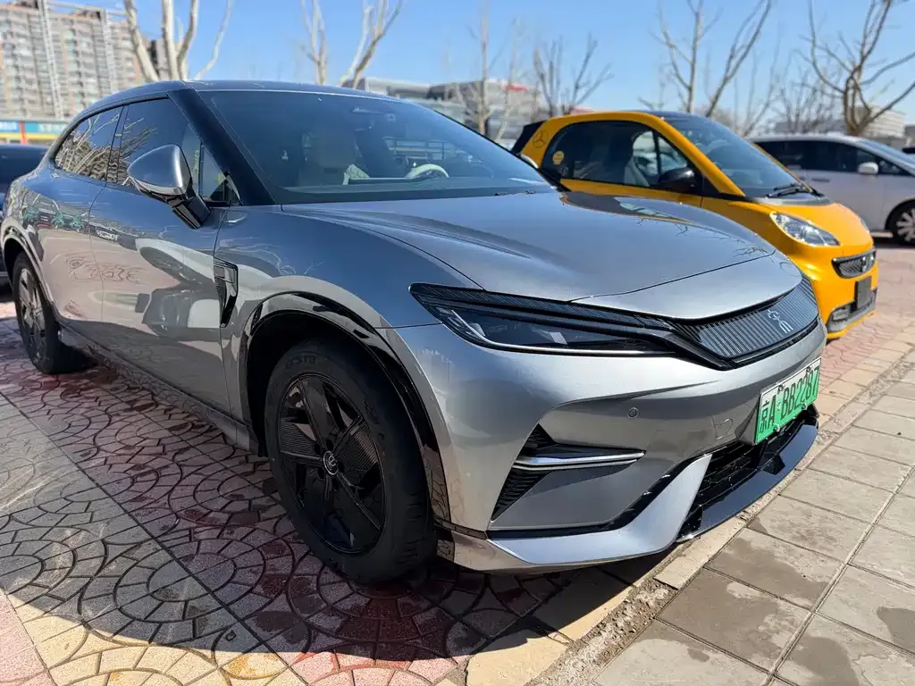 BYD L EV — фото 10
