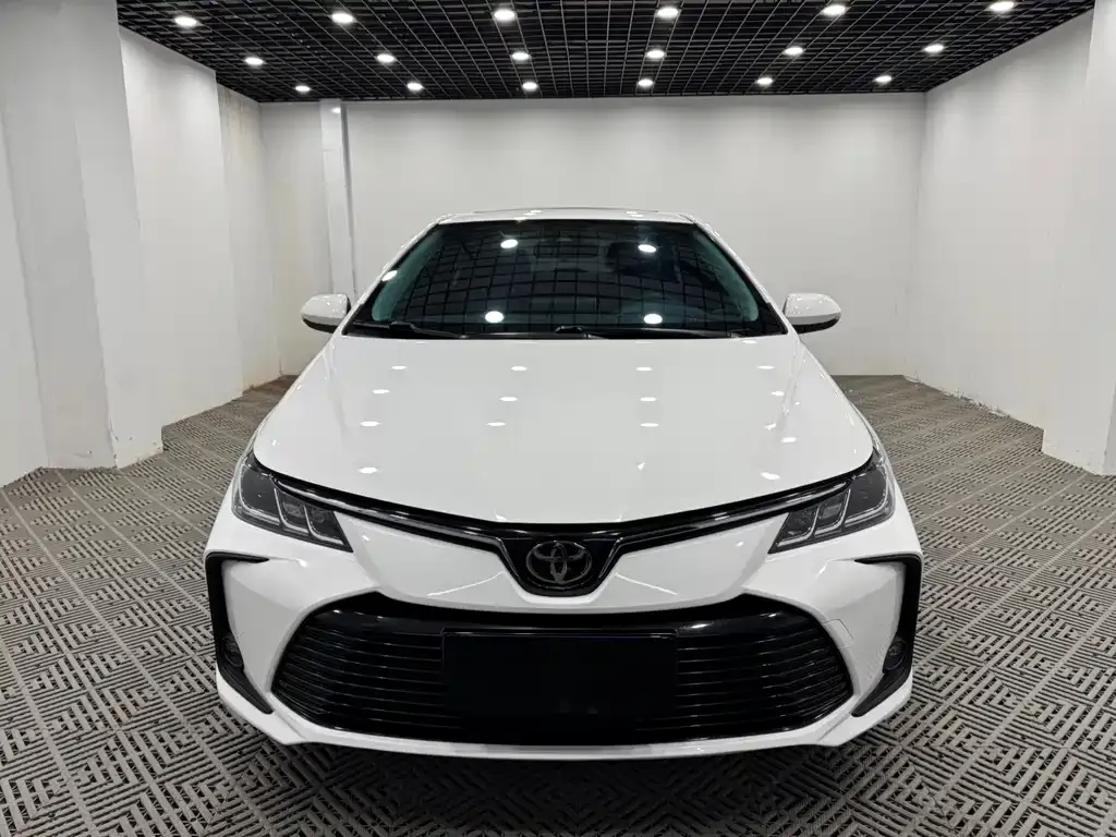 Toyota Corolla — фото 4