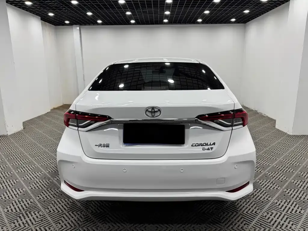 Toyota Corolla — фото 8